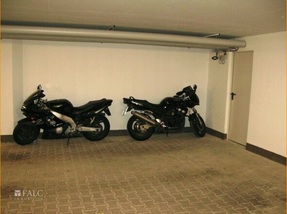 Kellerabteil+Parkplatz