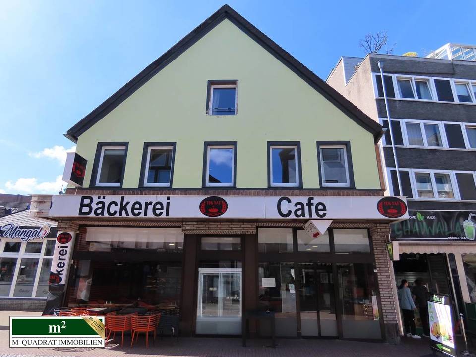 Frontansicht mit Bäckerei