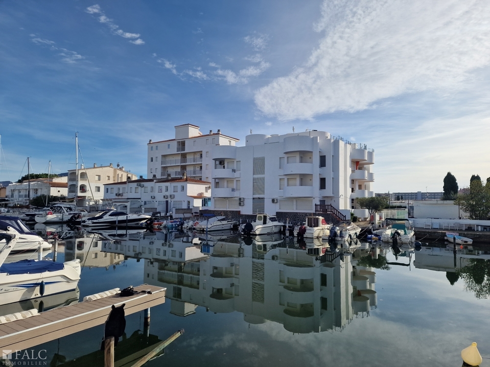 Terrassenwohnung mit Bootsliegeplatz