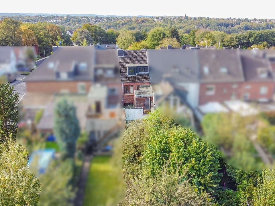 Burg Wilhelmstein und Wurmtal am Horizont