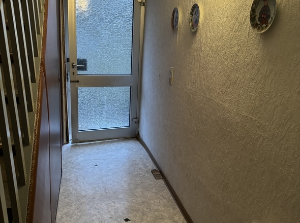 Haustüreingang u. Flurbereich