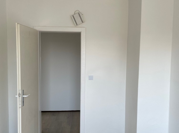 Blick vom mittleren Zimmer in den Flur