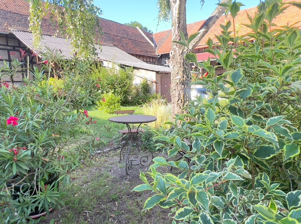 Sitzfläche in Hofmitte 