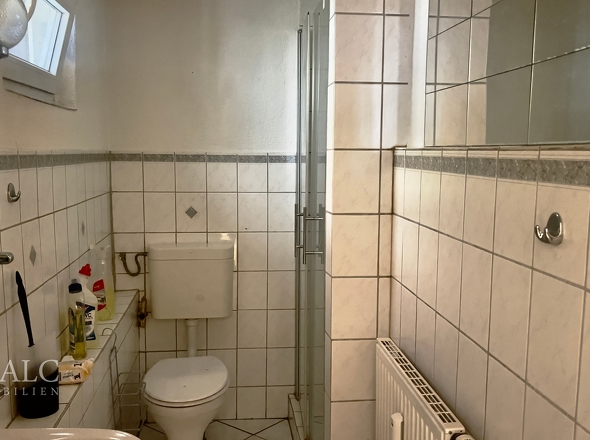 Bad Wohnung Haus 40 OG