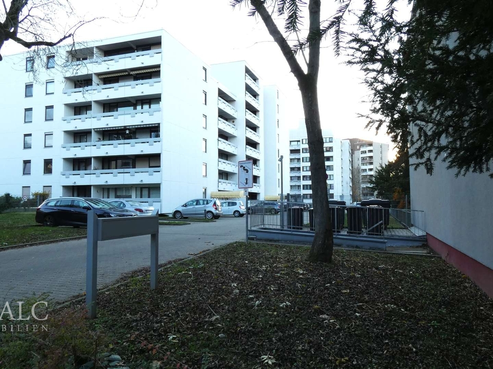 Straßenansicht
