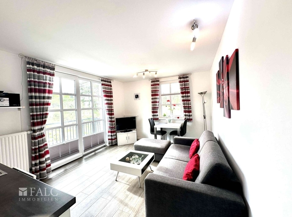 Wohnzimmer mit Blick auf die Terrasse