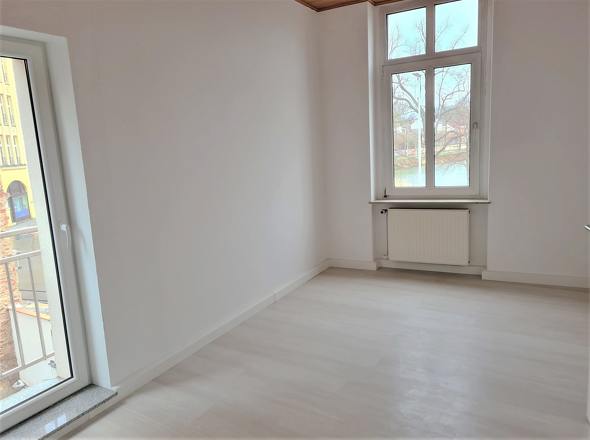 Schlafzimmer vom Wohnzimmer  zu begehen