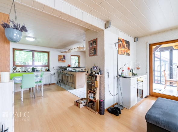 Blick zur Küche / Esszimmer