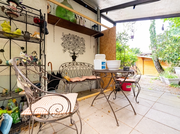 Überdachter Sitzplatz