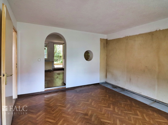 EG Wohnzimmer mit Blick zur Küche