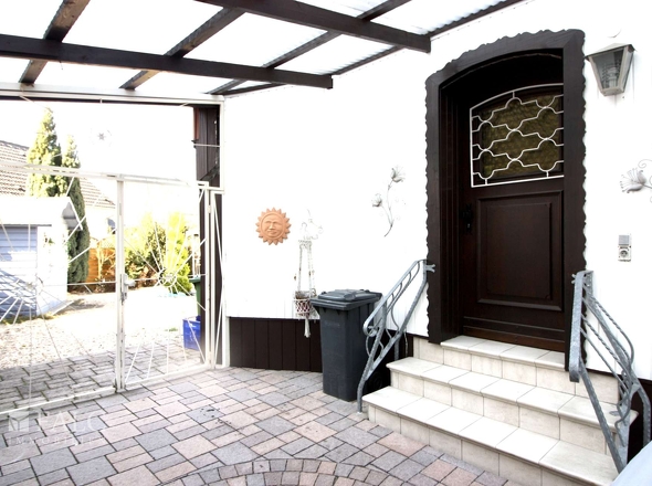 1C5657DB-4A25-4796-9454-C4B790CC5D1E