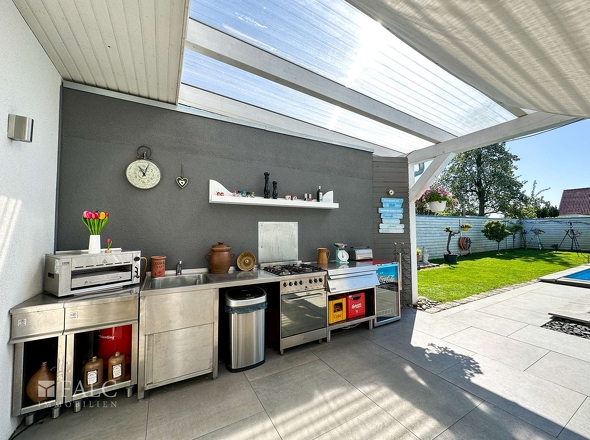 BBQ-Bereich inkl. Outdoor-Küche