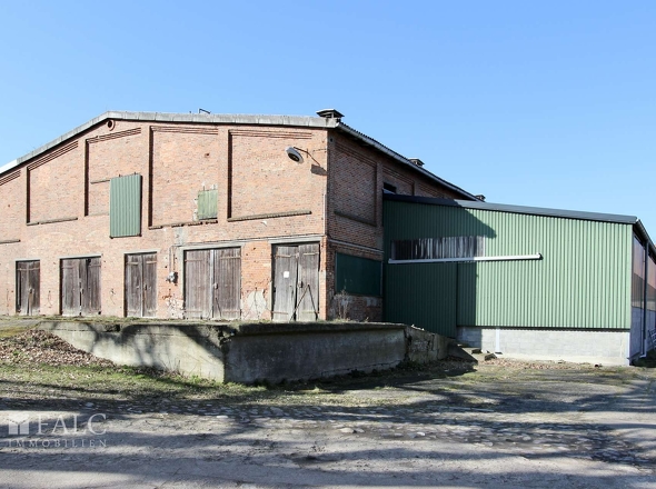 Stall mit Anbau 2013