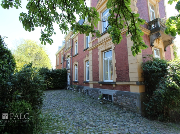 Außenasicht Nebeneingang