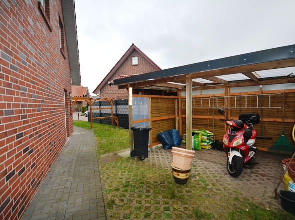 Garten Seitlich WG 1
