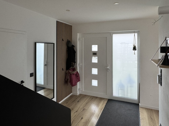 Hauseingang mit Garderobe