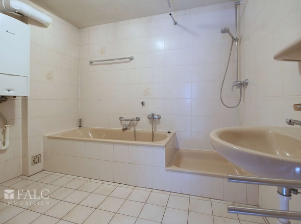 Badezimmer 1. OG links