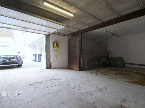 Garage zu 1. OG links