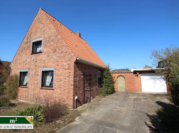 EFH mit Garage und PKW-Freiplätzen