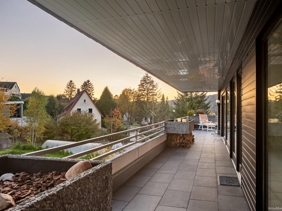 Der Blick von der südlichen Dachterrasse zum Sonnenuntergang
