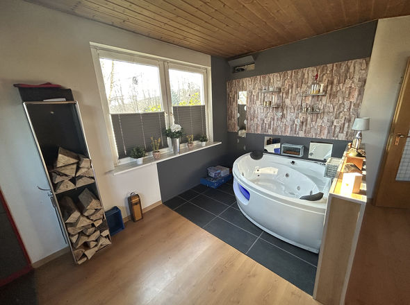 Wohnzimmer mit Sprudelbad