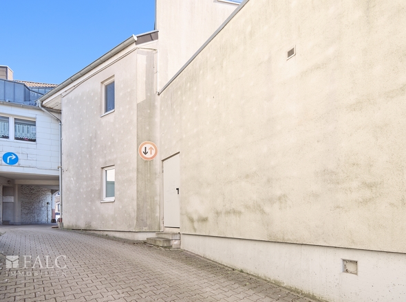 Seiteneingang vom Parkplatz