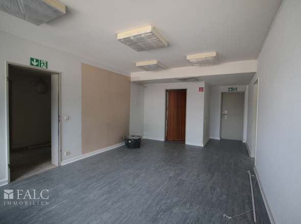 1. OG Büro/Durchgang