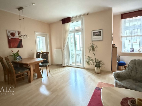 Wohnzimmer mit Logia 