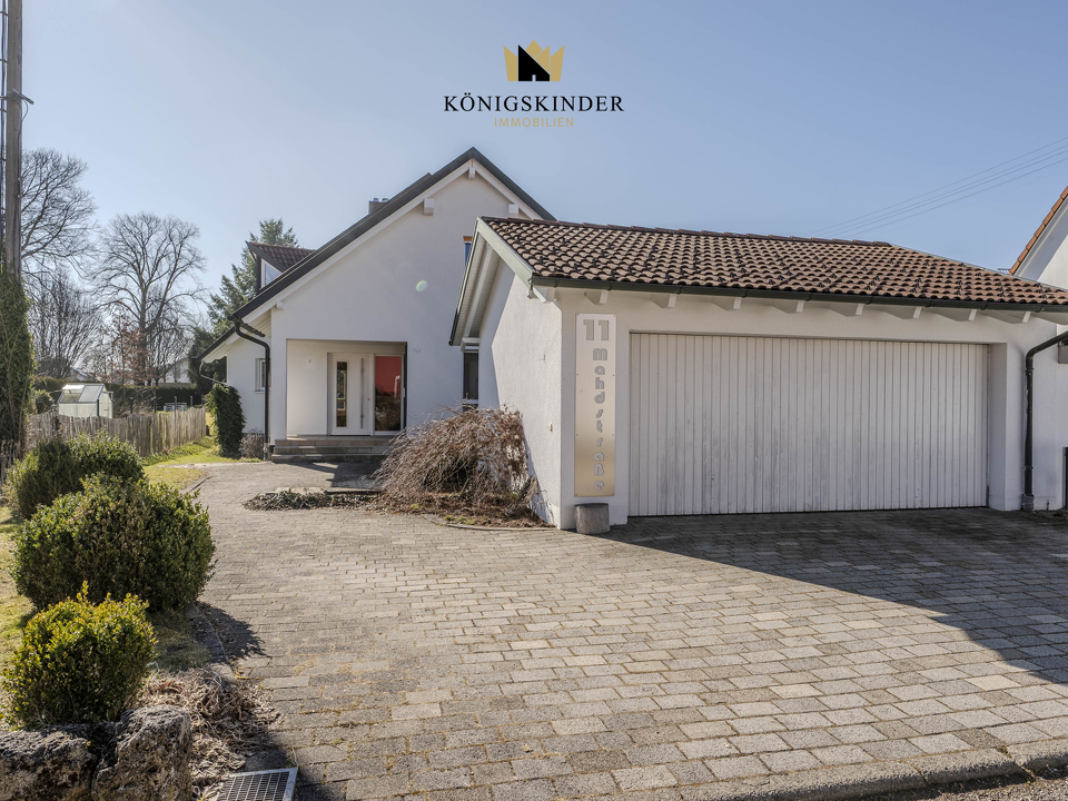 Vier Wände, ein Dach, eine Doppelgarage und jede Menge Platz für Ihre Wohnträume!