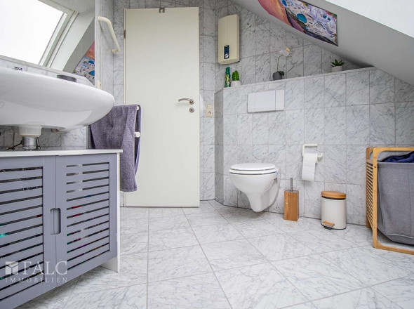 Modernes Badezimmer