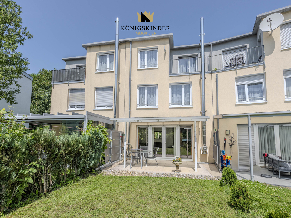 Hausansicht von Süden – Terrasse und Garten im Blick