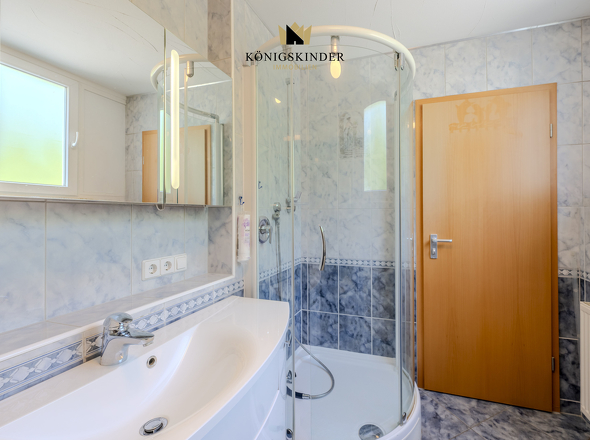 Bad mit Doppelkomfort: Duschen und Baden ganz nach Wunsch