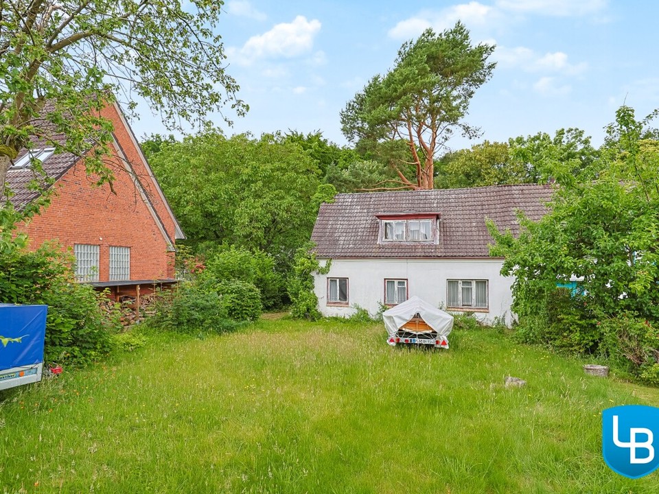 Viel Grünfläche vor dem Haus