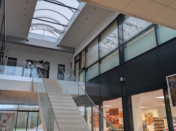 Modernes Shoppingcenter