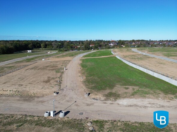 Sonniges Grundstück wartet