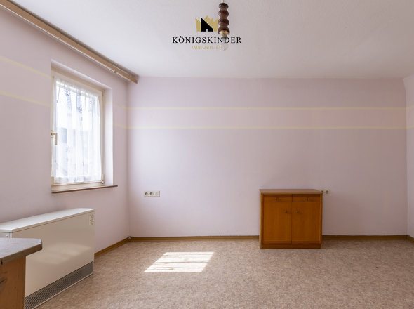 Schlafzimmer- Rückzugsort mit Ruhe – großzügiges Schlafzimmer mit Blick ins Grüne