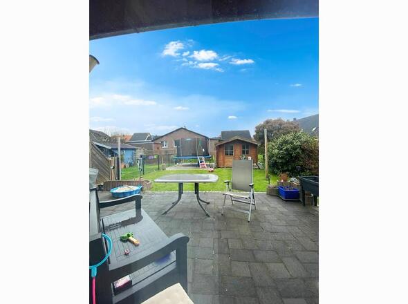 EG: Wohnen/Essen m. Blick R. Garten