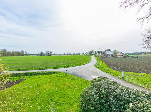 OG: Blick von Balkon