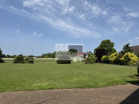 großes Gartengrundstück