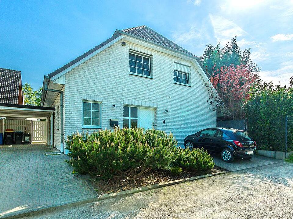 Außenansicht Straßenseite #1