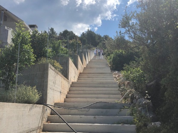 Private Treppe zum Meer