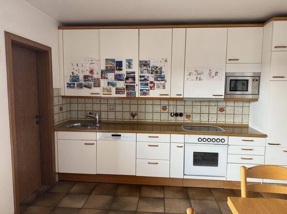 Küche mit Vorratsraum