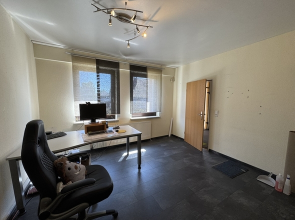 Weiteres Zimmer im EG...