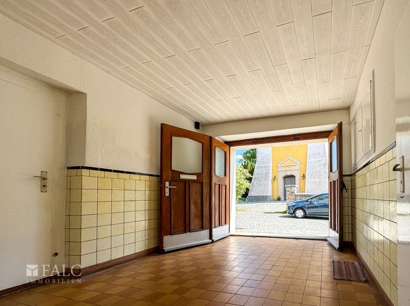 Durchgang/Einfahrt Hinterhof