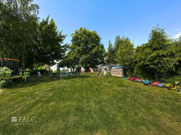 Luftbild Spielplatz Garten