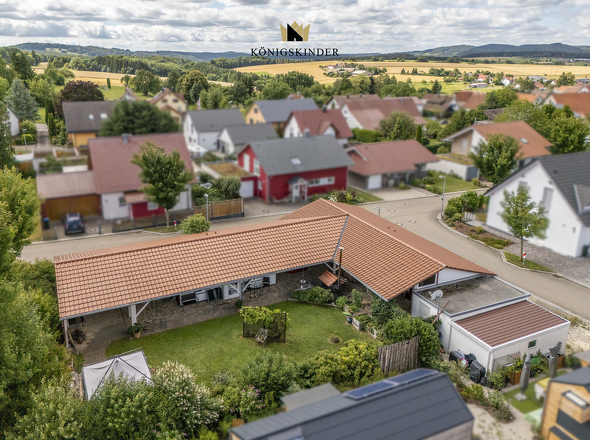 Weitblick mit Wohlfühlfaktor – die Immobilie eingebettet in die Natur der Schwäbischen Alb.