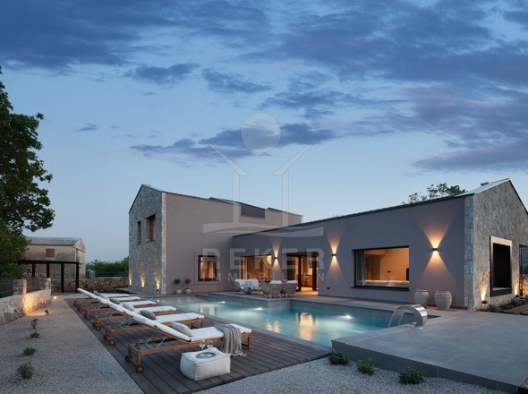 Luxuriöse Neubauvilla in malerischem Vrbnik