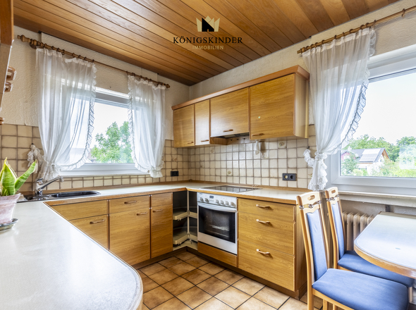 Küche mit Essplatz (OG)