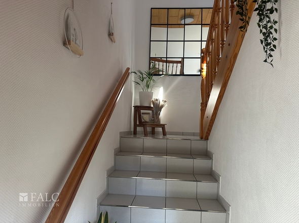 Treppe zur OG-Wohnung