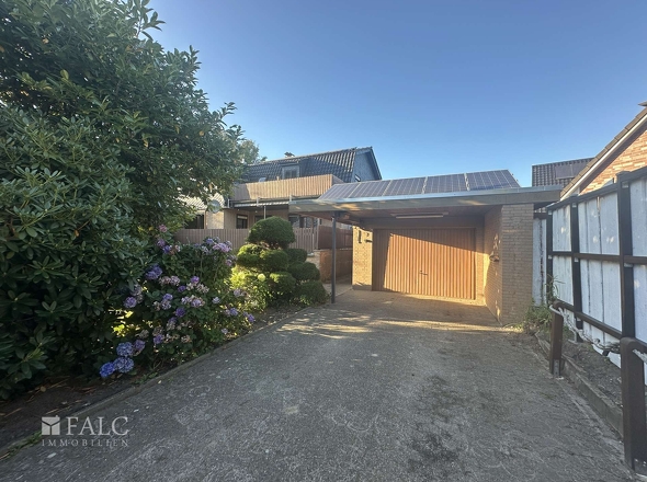 Auffahrt/ Garage EG-Wohnung